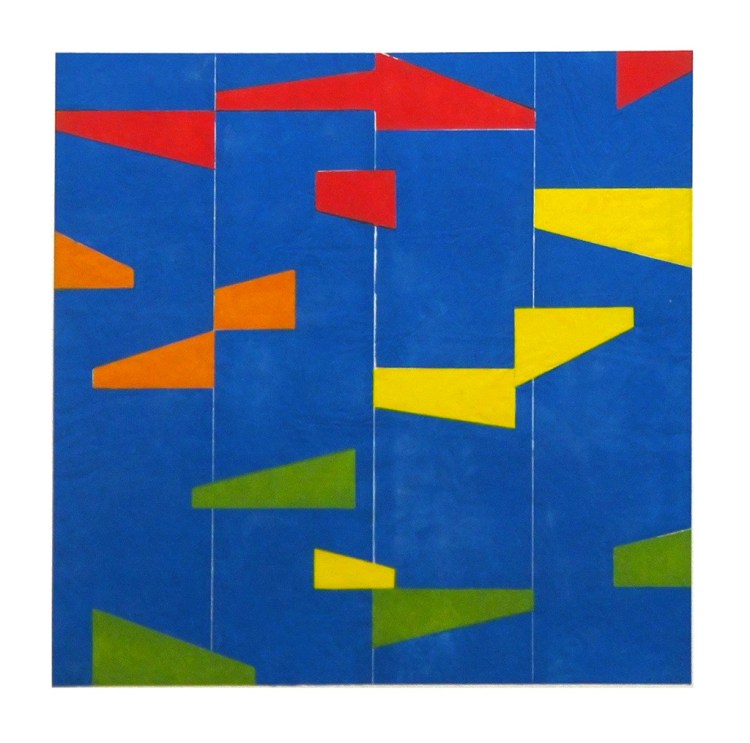 Gravure abstraite de l'artiste Anne Mangeot, des formes géométriques colorées se répondent sur un panneau de couleur bleu.