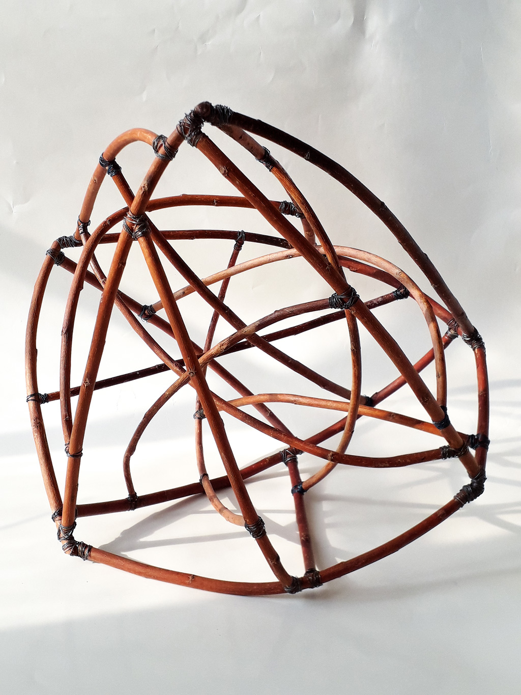 Sculpture d'Anne Mangeot en branches.